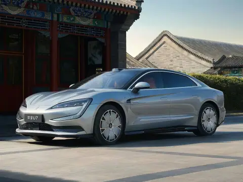 BYD Yangwang U7 — Седан, фото 1