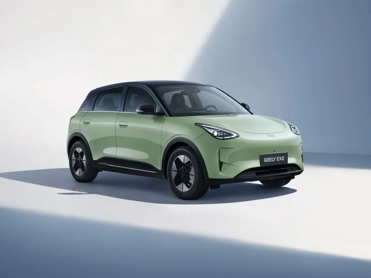 Geely EX2 — Хэтчбек 5 дв., фото 1