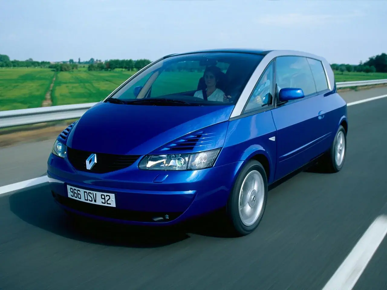 Renault Avantime — Компактвэн, фото 1