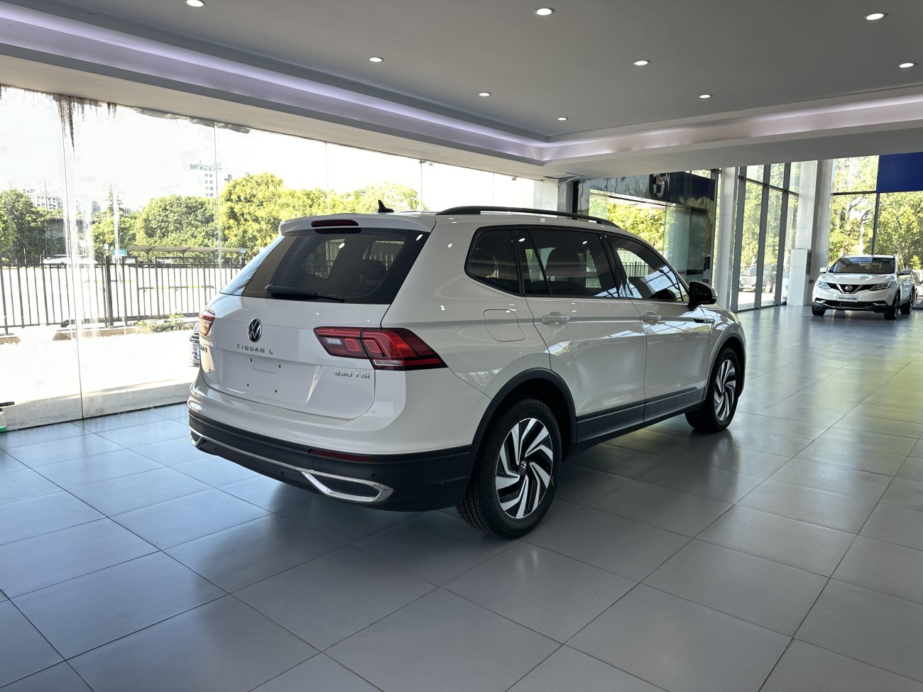 Volkswagen Tiguan L 2022