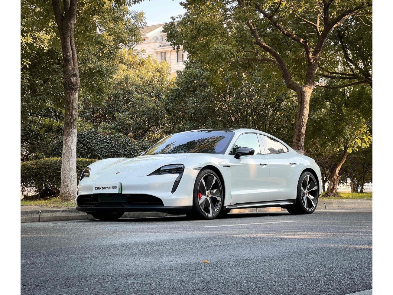 Porsche Taycan 2021