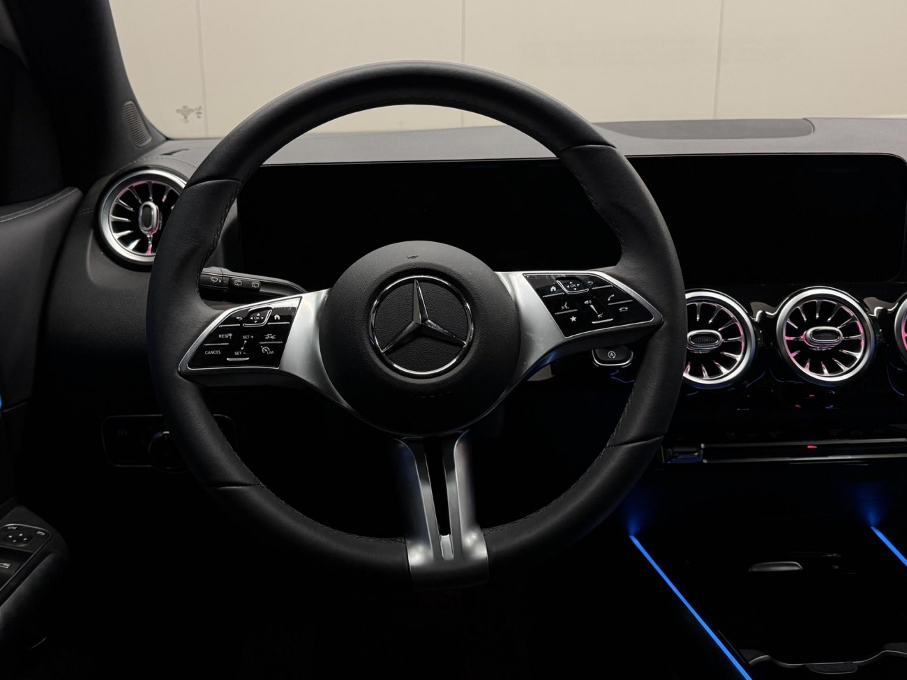 Mercedes-Benz GLA 200 2024