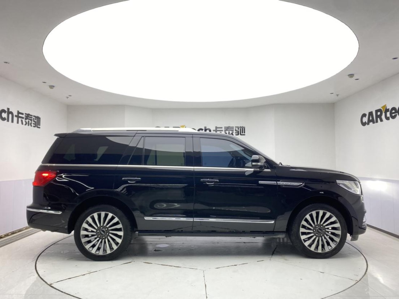 Lincoln Navigator 2021