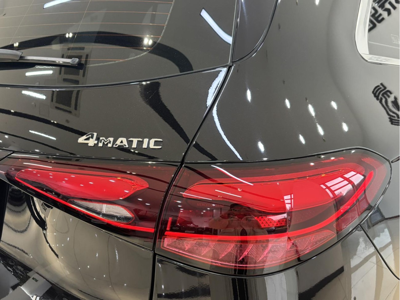 Mercedes-Benz GLC 260 L 2024