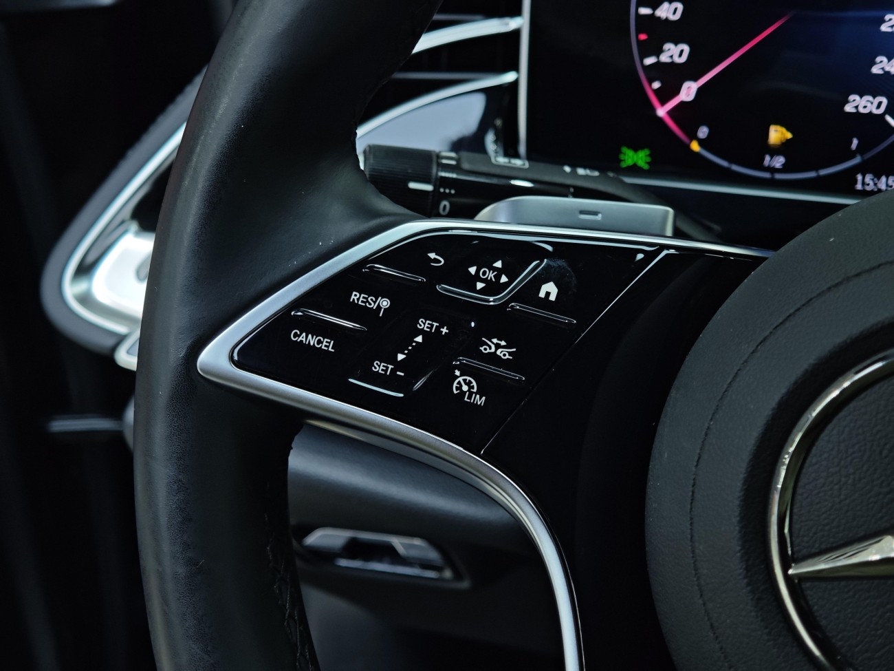 Mercedes-Benz E 300 L 2025