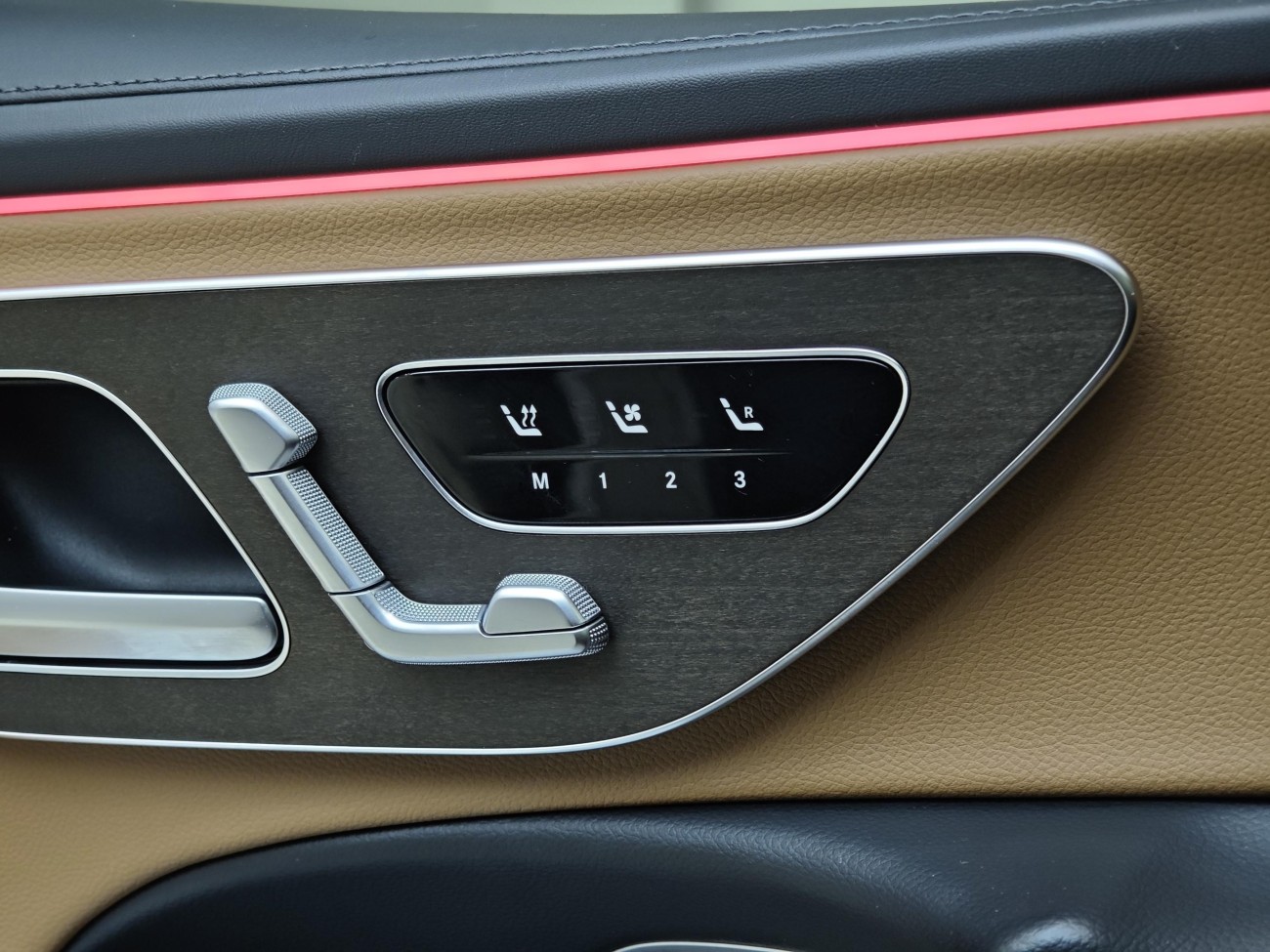 Mercedes-Benz E 300 L 2025