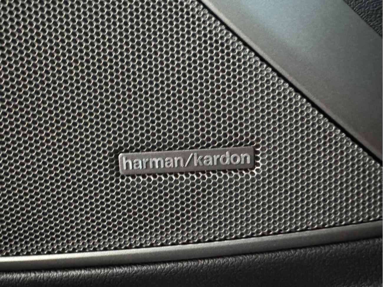 BMW 330Li 2025