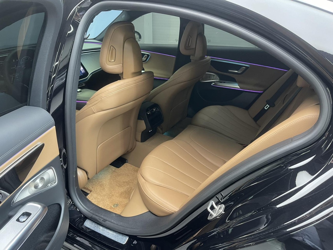 Mercedes-Benz E 300 2025