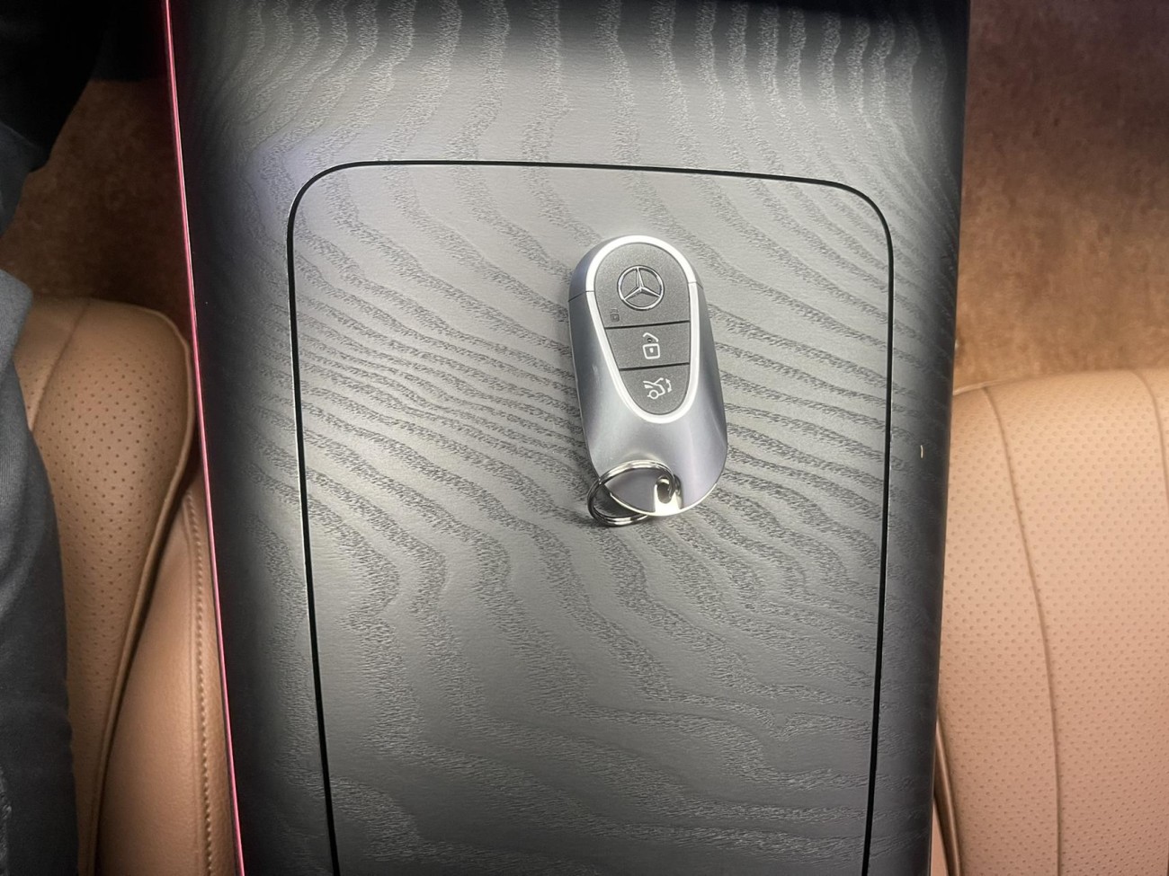 Mercedes-Benz E 300 2025