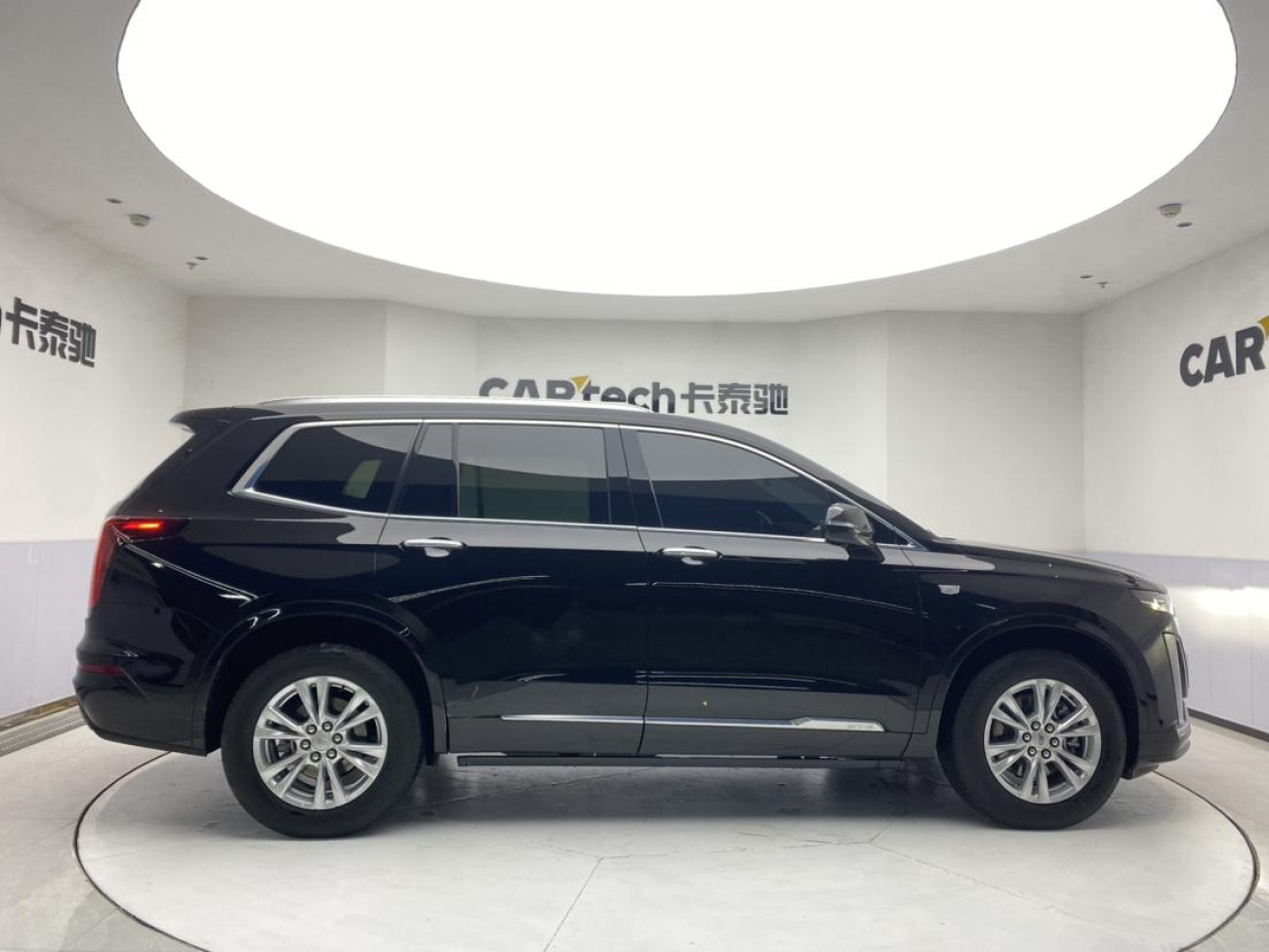 Cadillac XT6 2021