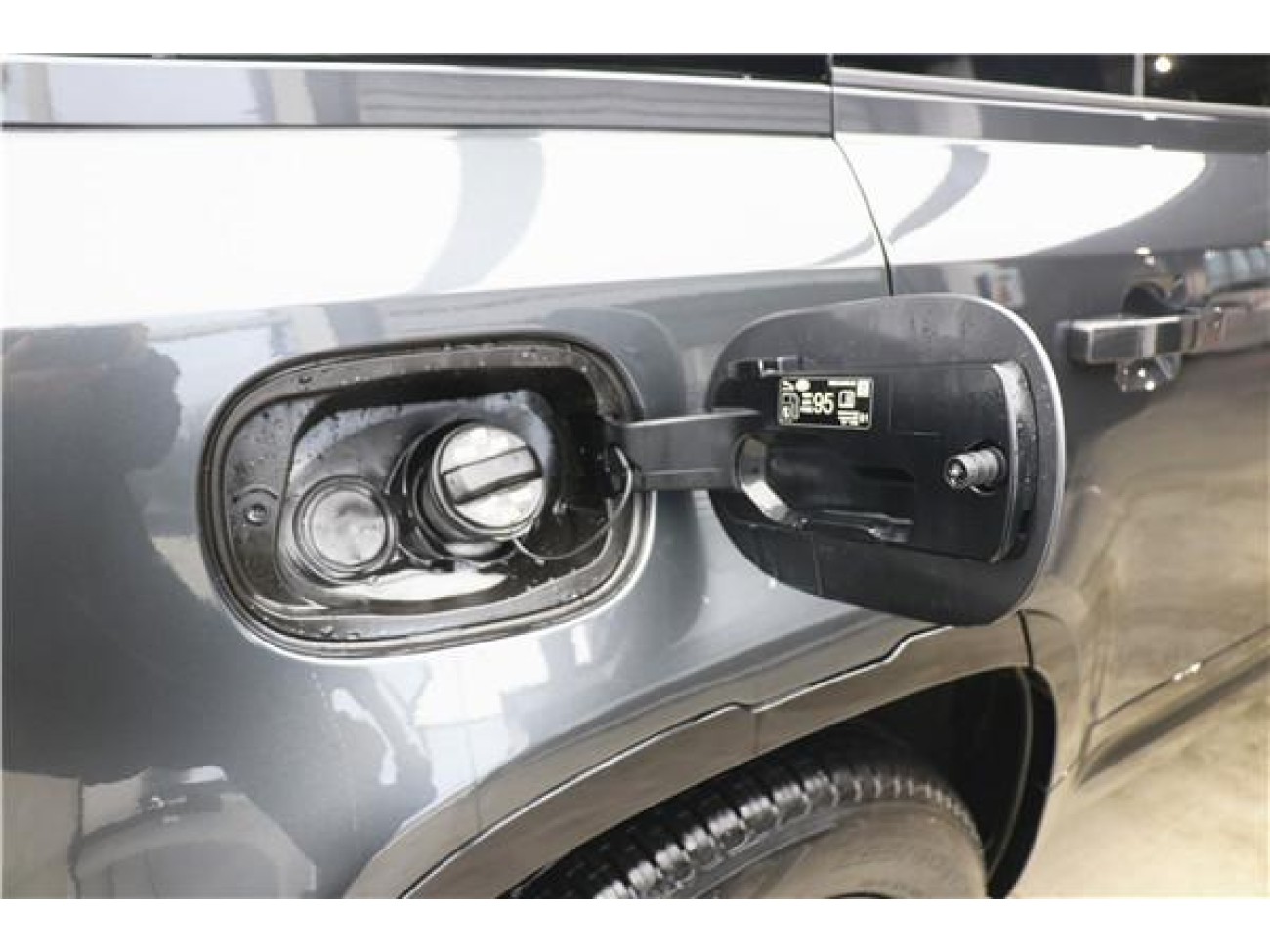 Land Rover Defender 2024