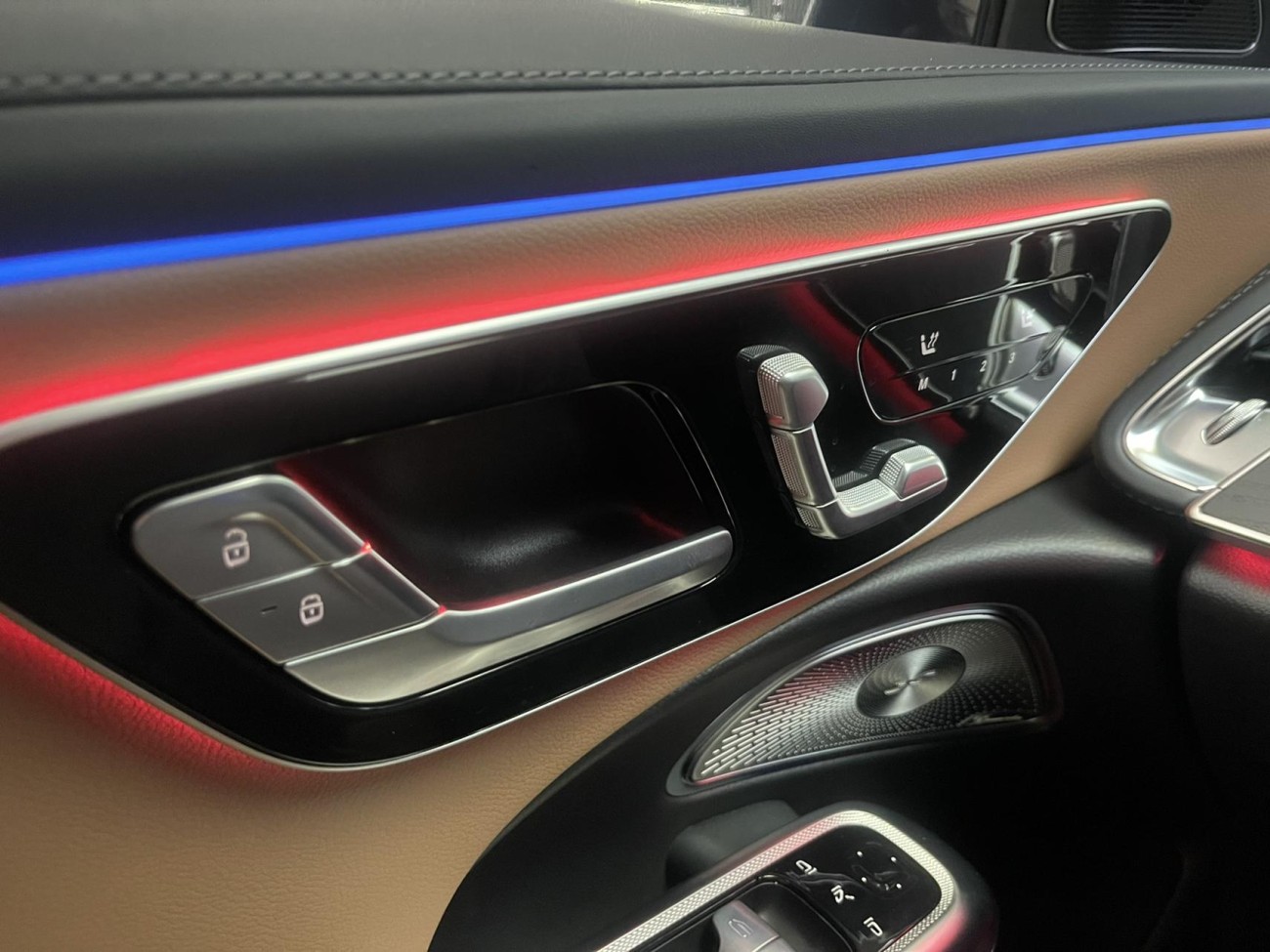 Mercedes-Benz E 300 2025