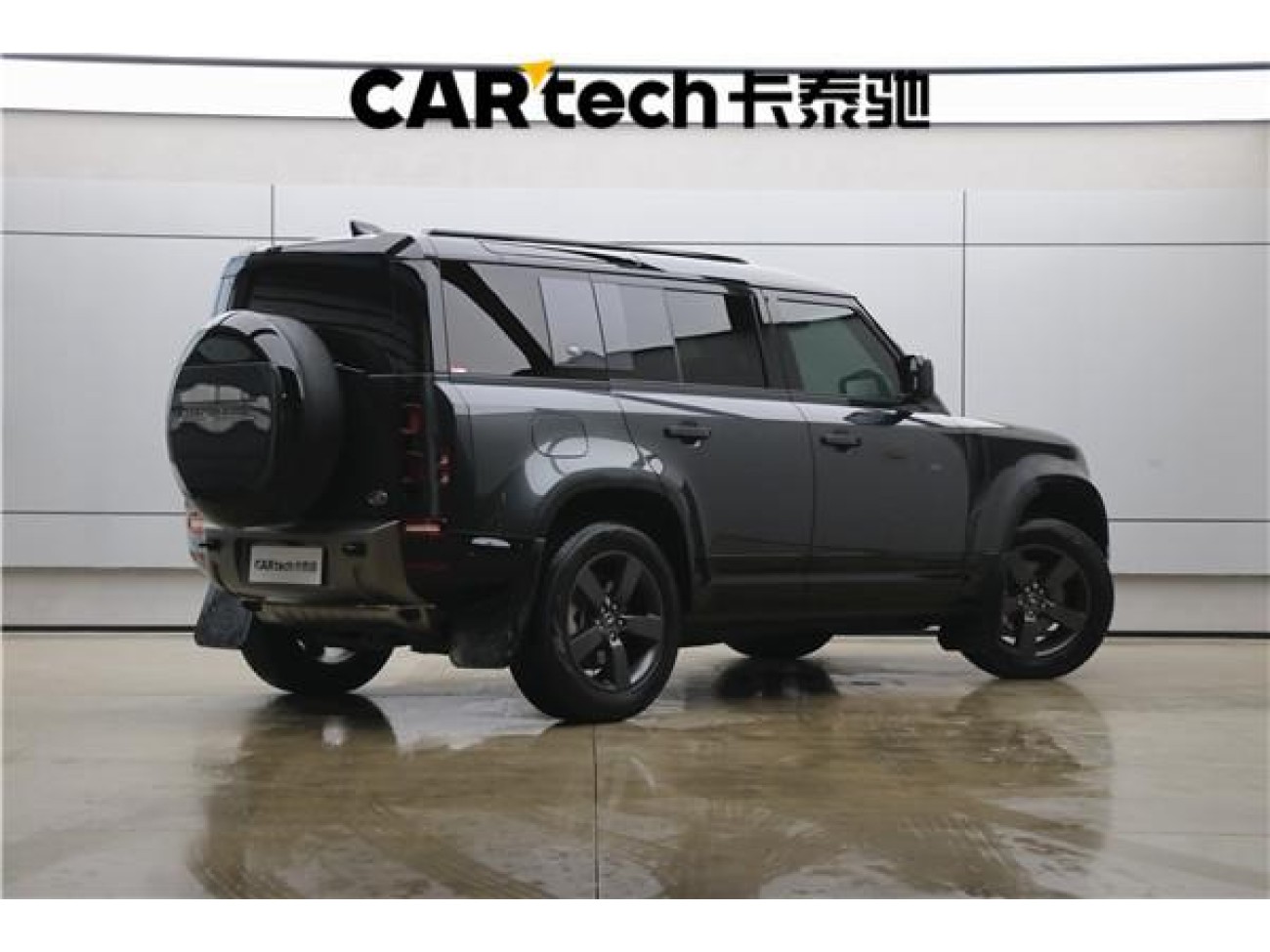 Land Rover Defender 2024