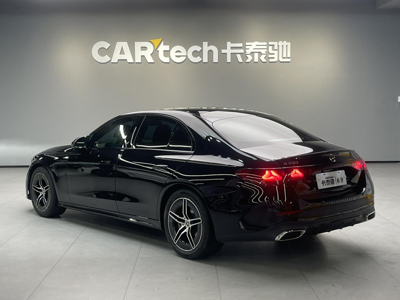 Mercedes-Benz E 300 2025