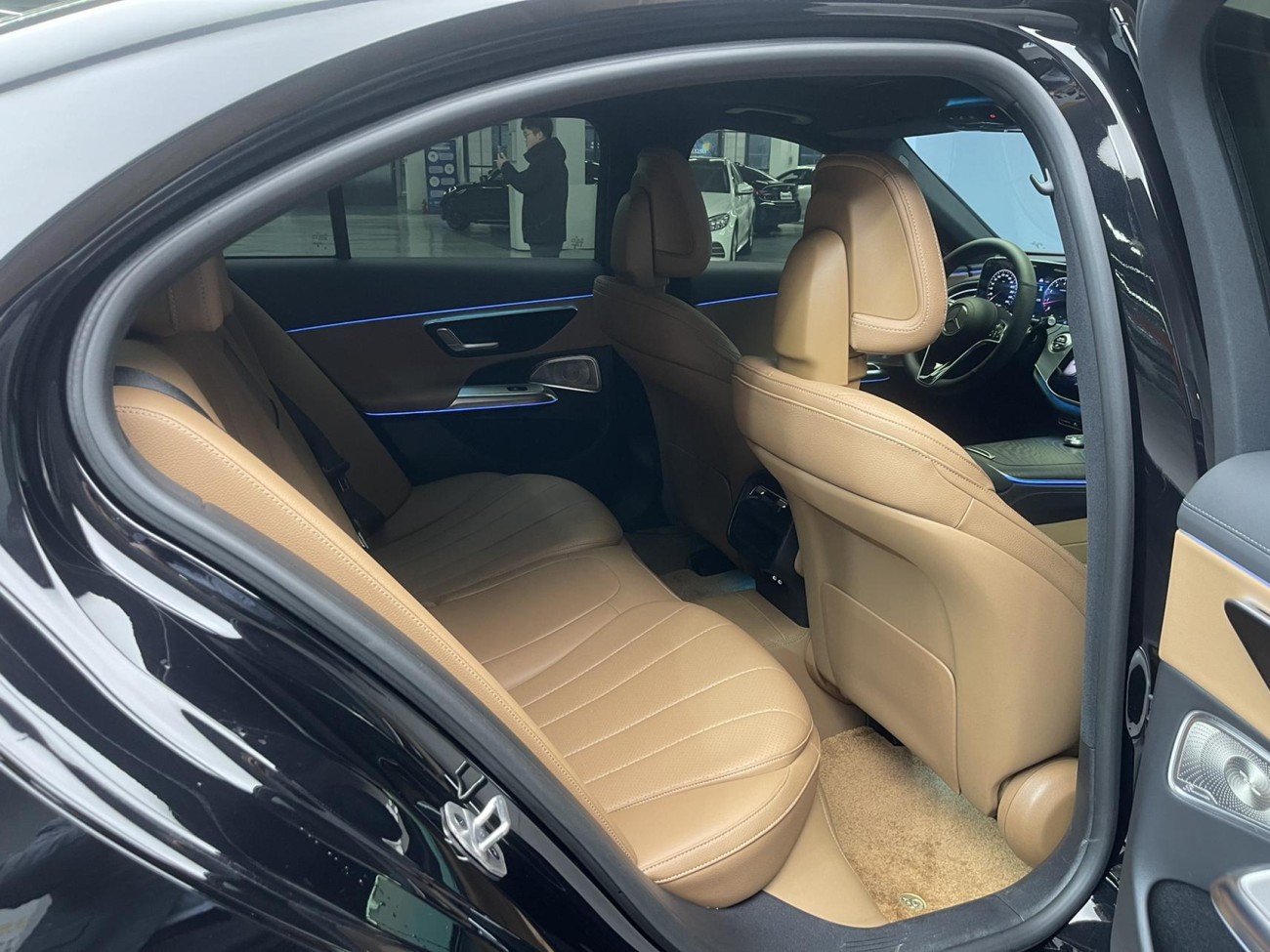 Mercedes-Benz E 300 2025