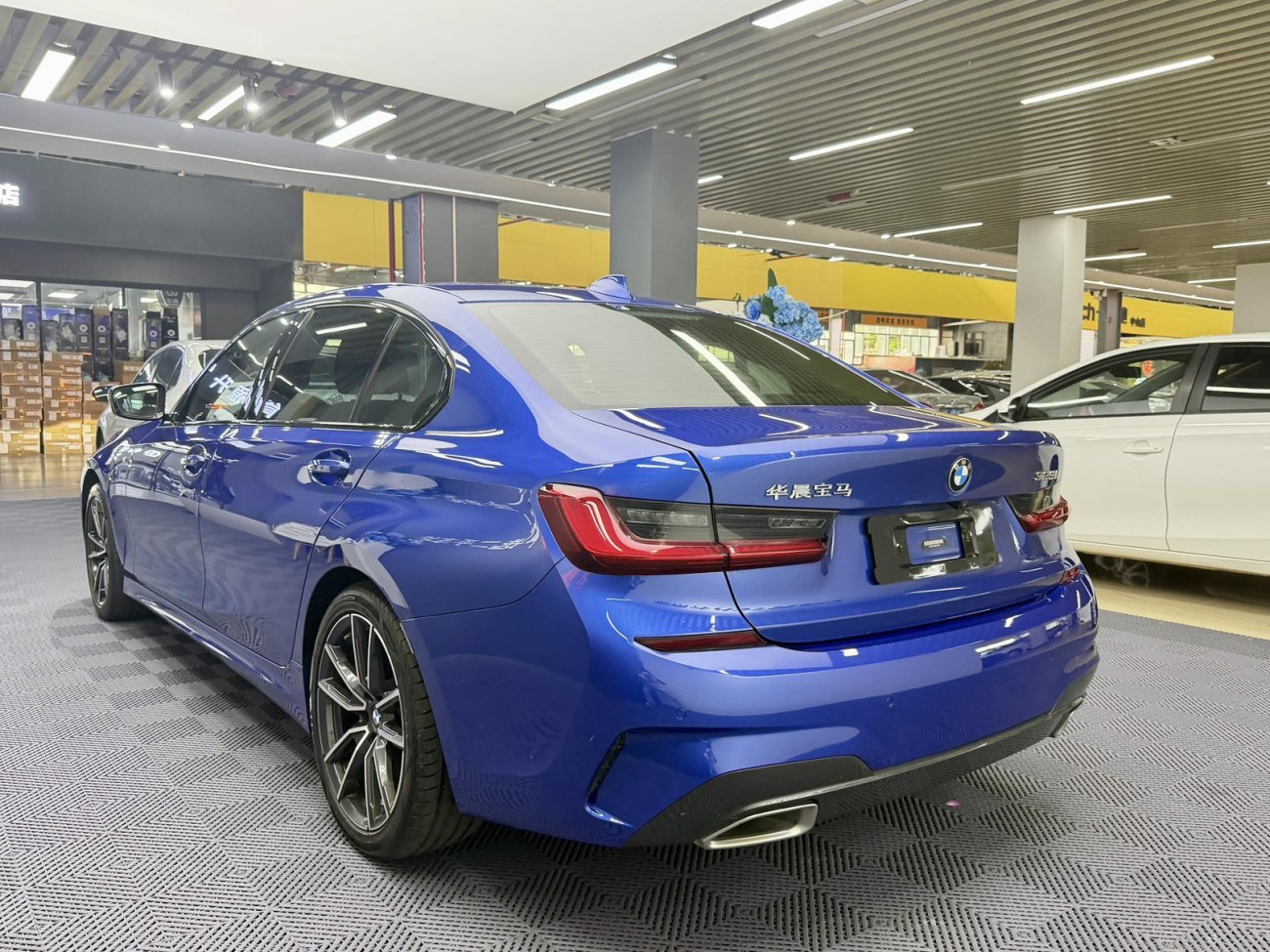 BMW 325Li 2021