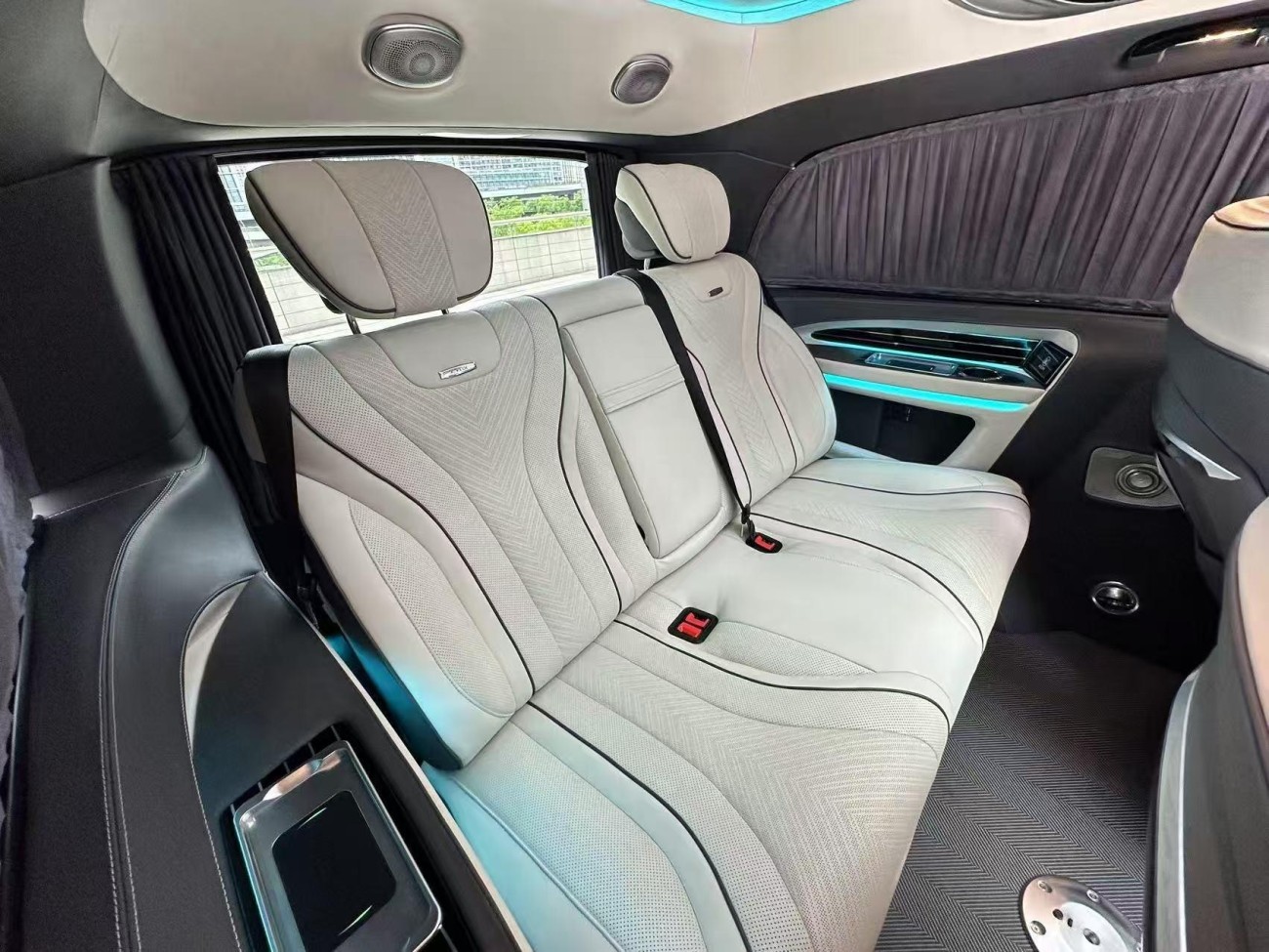 Mercedes-Benz V 2022