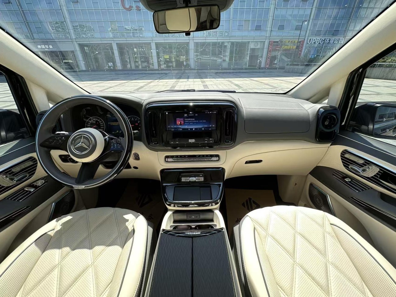 Mercedes-Benz 2024 2025