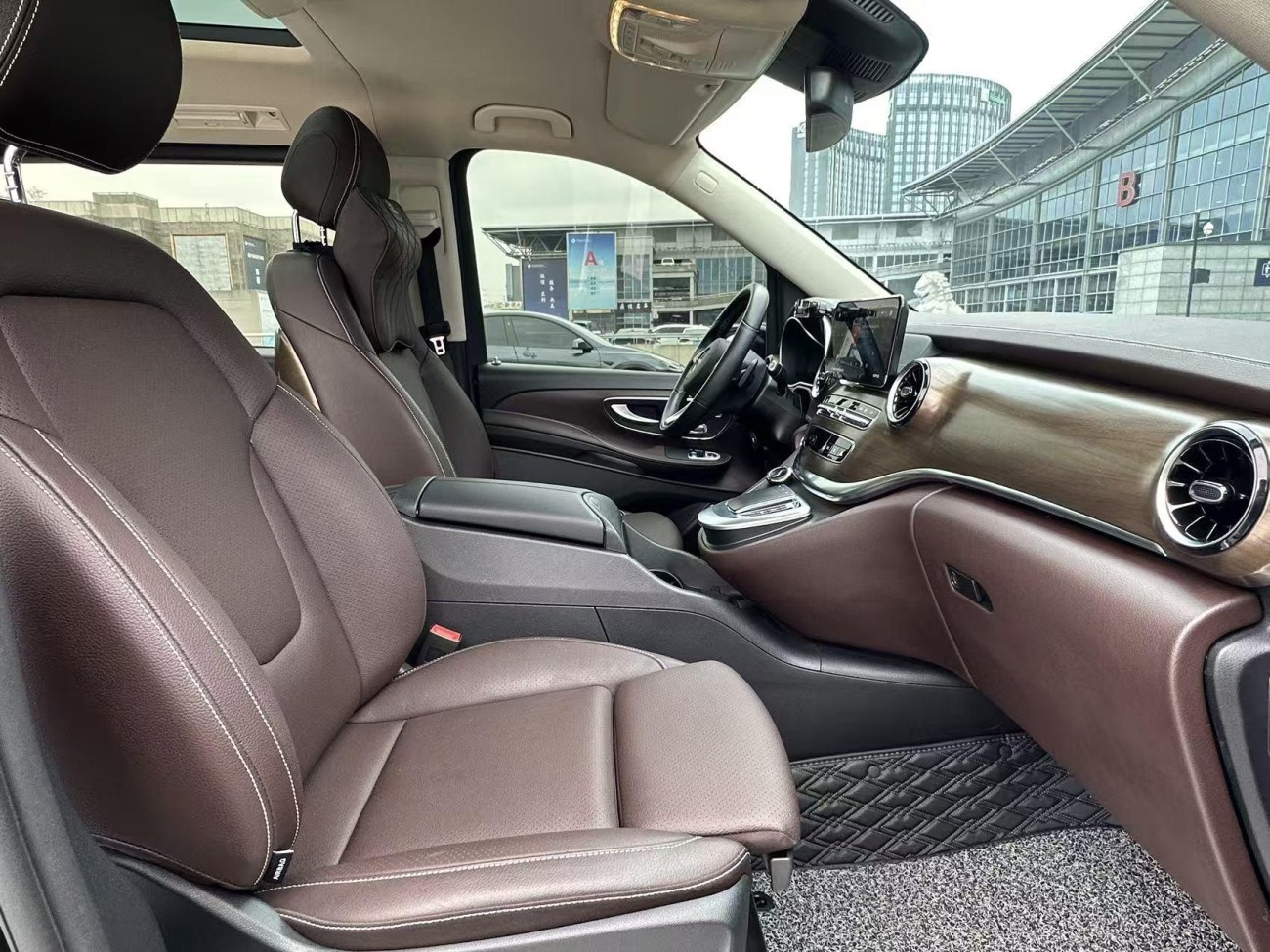 Mercedes-Benz V 2023