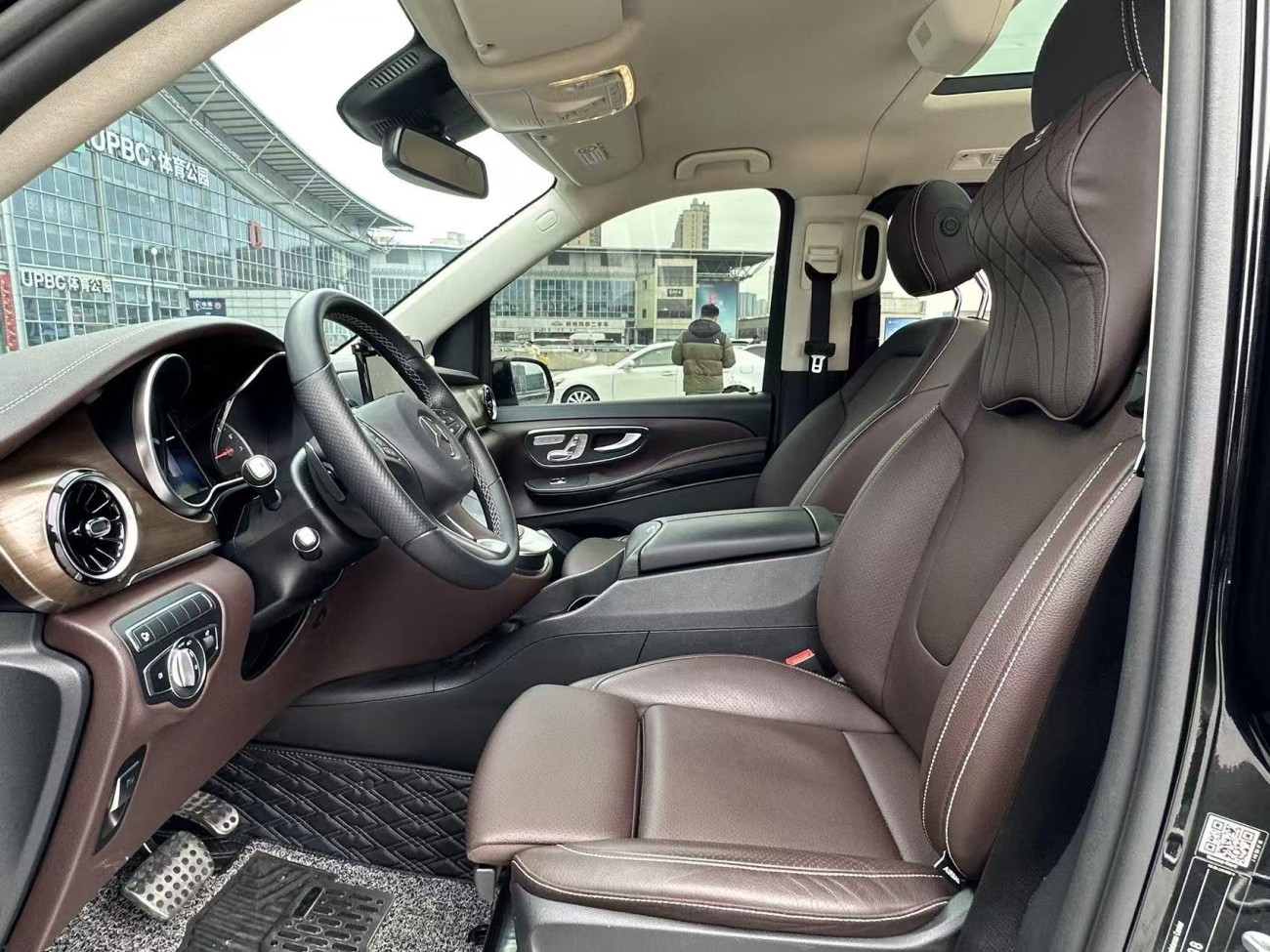 Mercedes-Benz V 2023