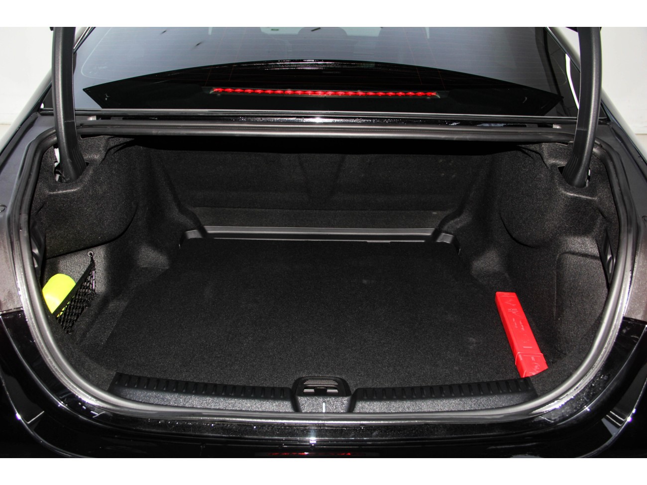 Mercedes-Benz E 300 L 2025