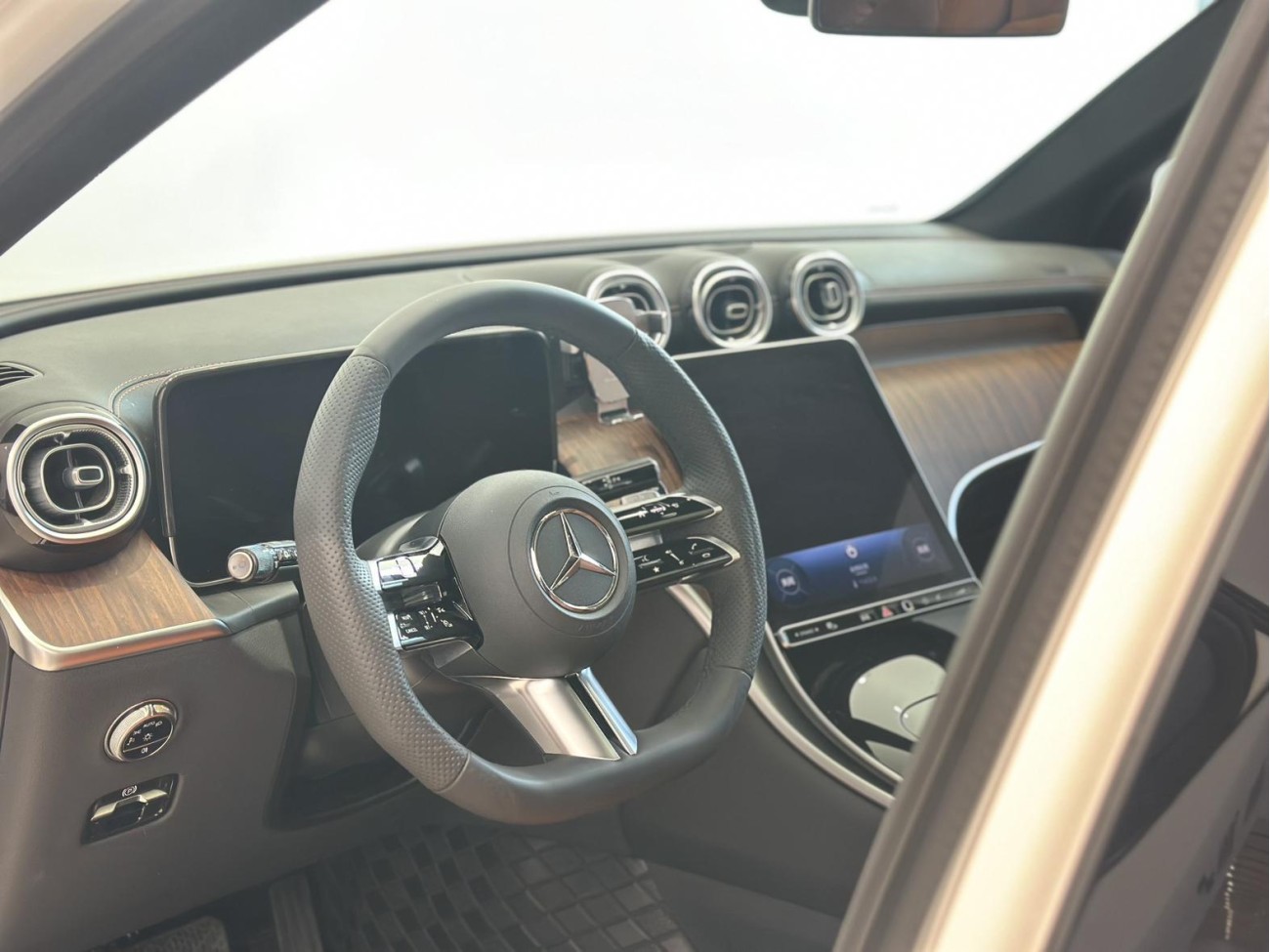 Mercedes-Benz GLC 300 L 2023