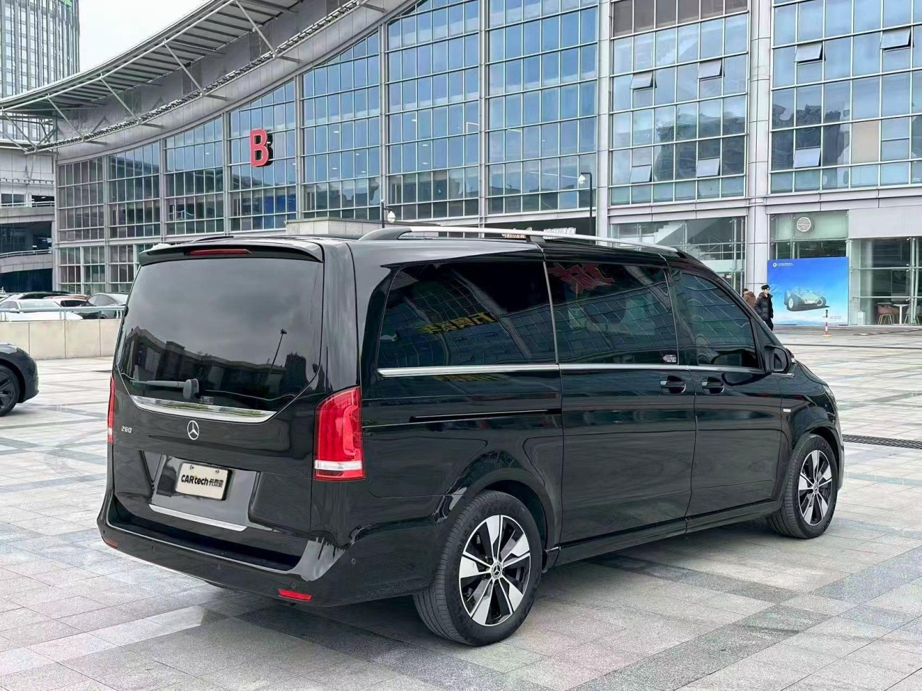 Mercedes-Benz V 2023