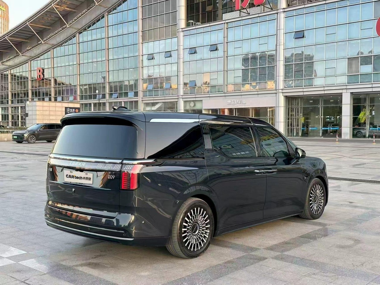 Zeekr 009 2023