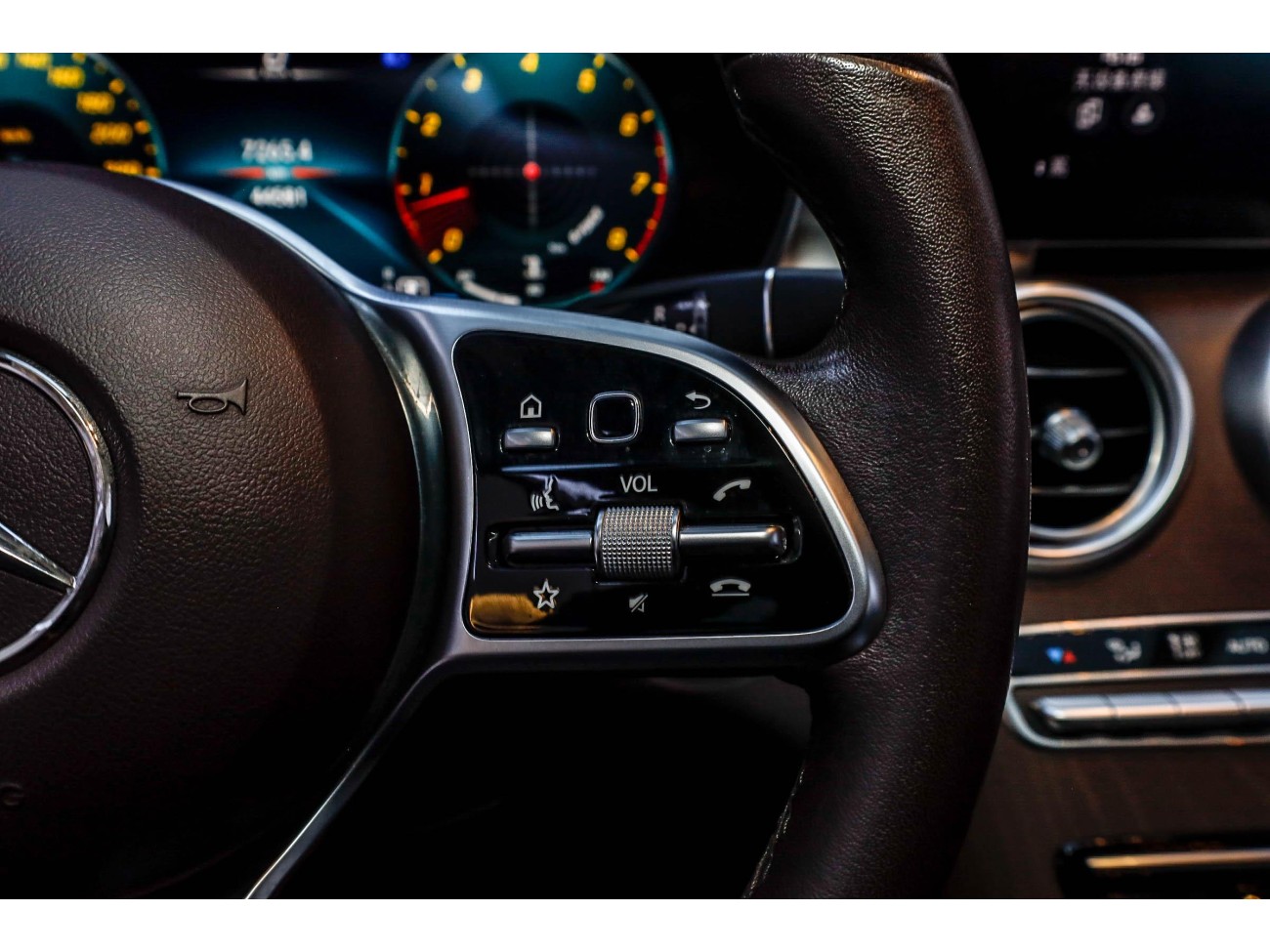 Mercedes-Benz GLC 260 L 2021