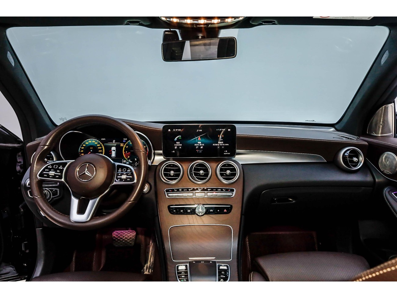 Mercedes-Benz GLC 260 L 2021