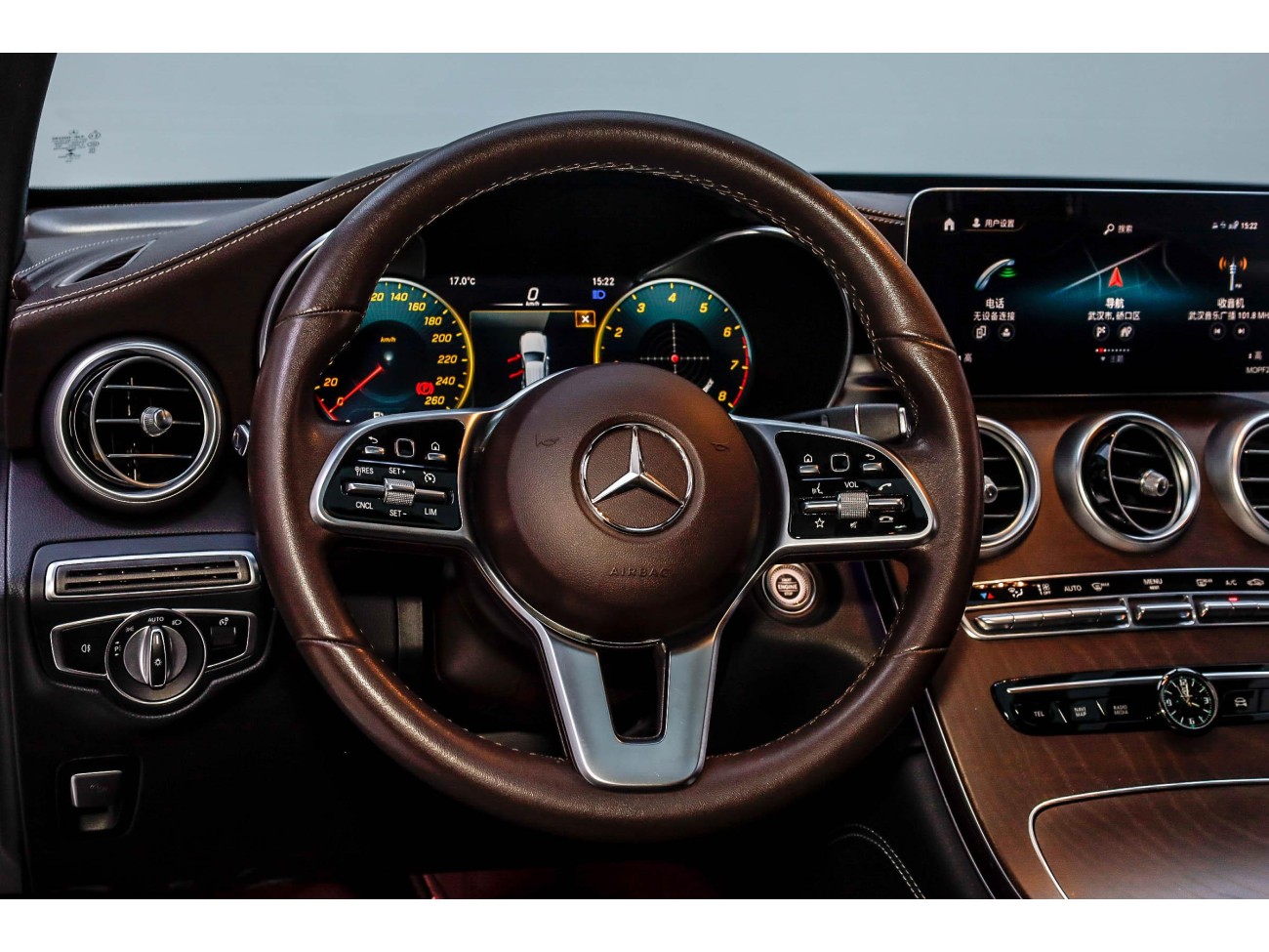 Mercedes-Benz GLC 260 L 2021