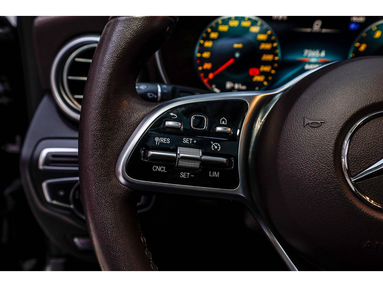 Mercedes-Benz GLC 260 L 2021