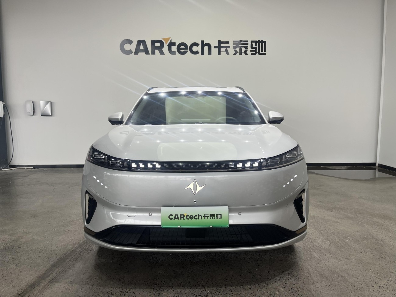 Dongfeng eπ008 2024