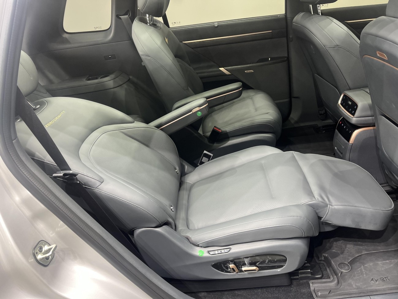 Dongfeng eπ008 2024