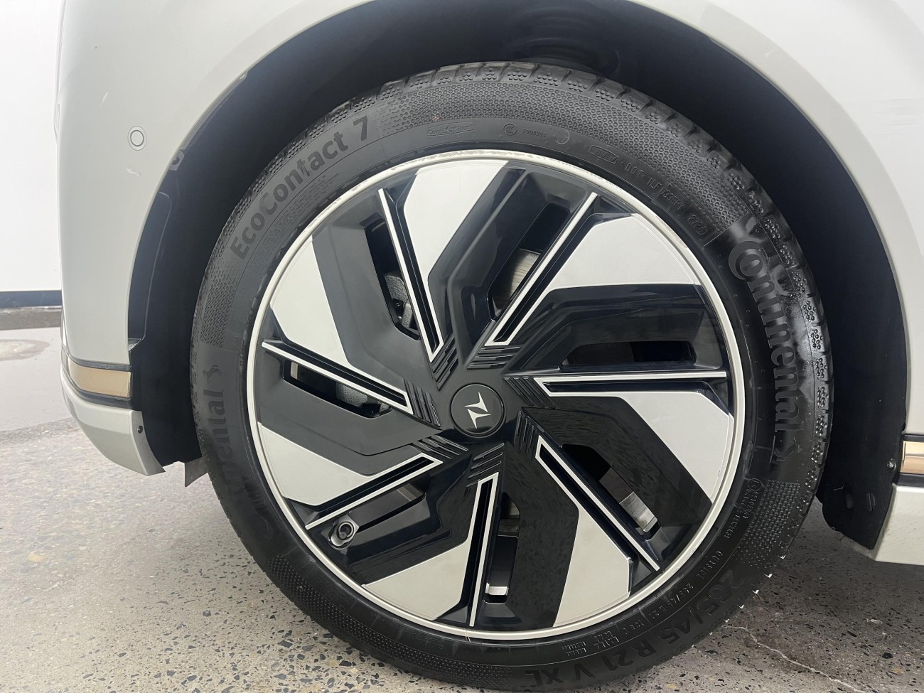 Dongfeng eπ008 2024