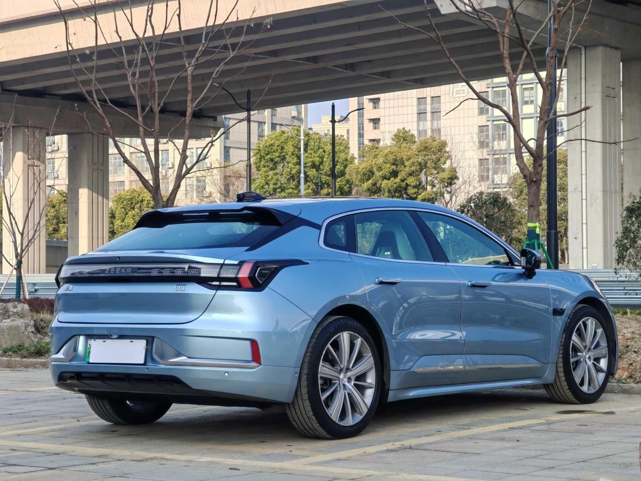 Zeekr 001 2022