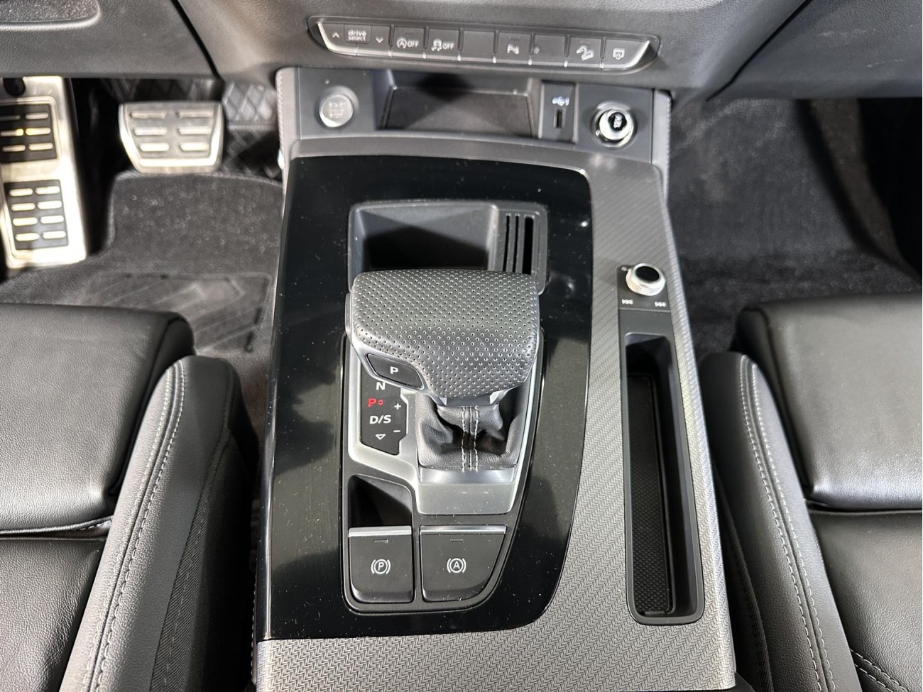 Audi Q5L 40 TFSI 2024