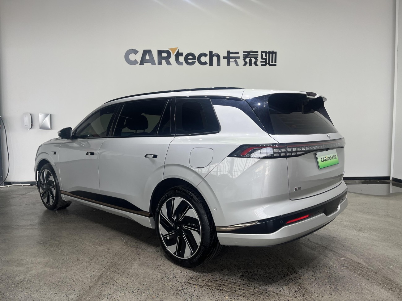 Dongfeng eπ008 2024