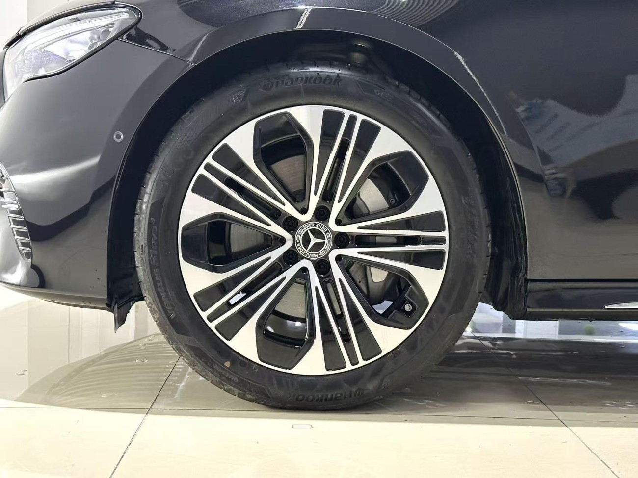 Mercedes-Benz E 300 L 2025