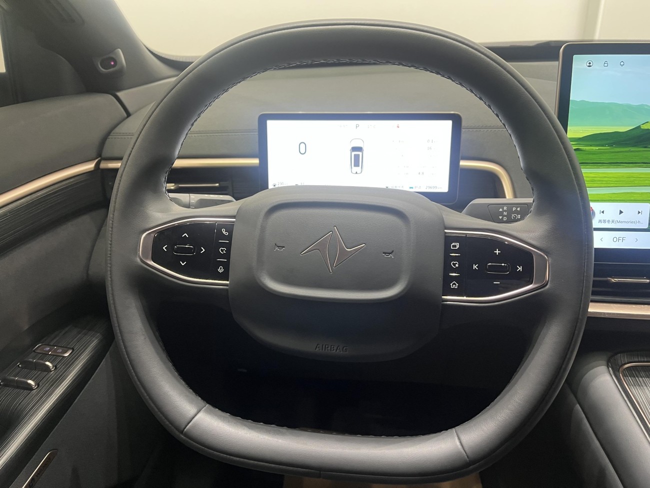 Dongfeng eπ008 2024