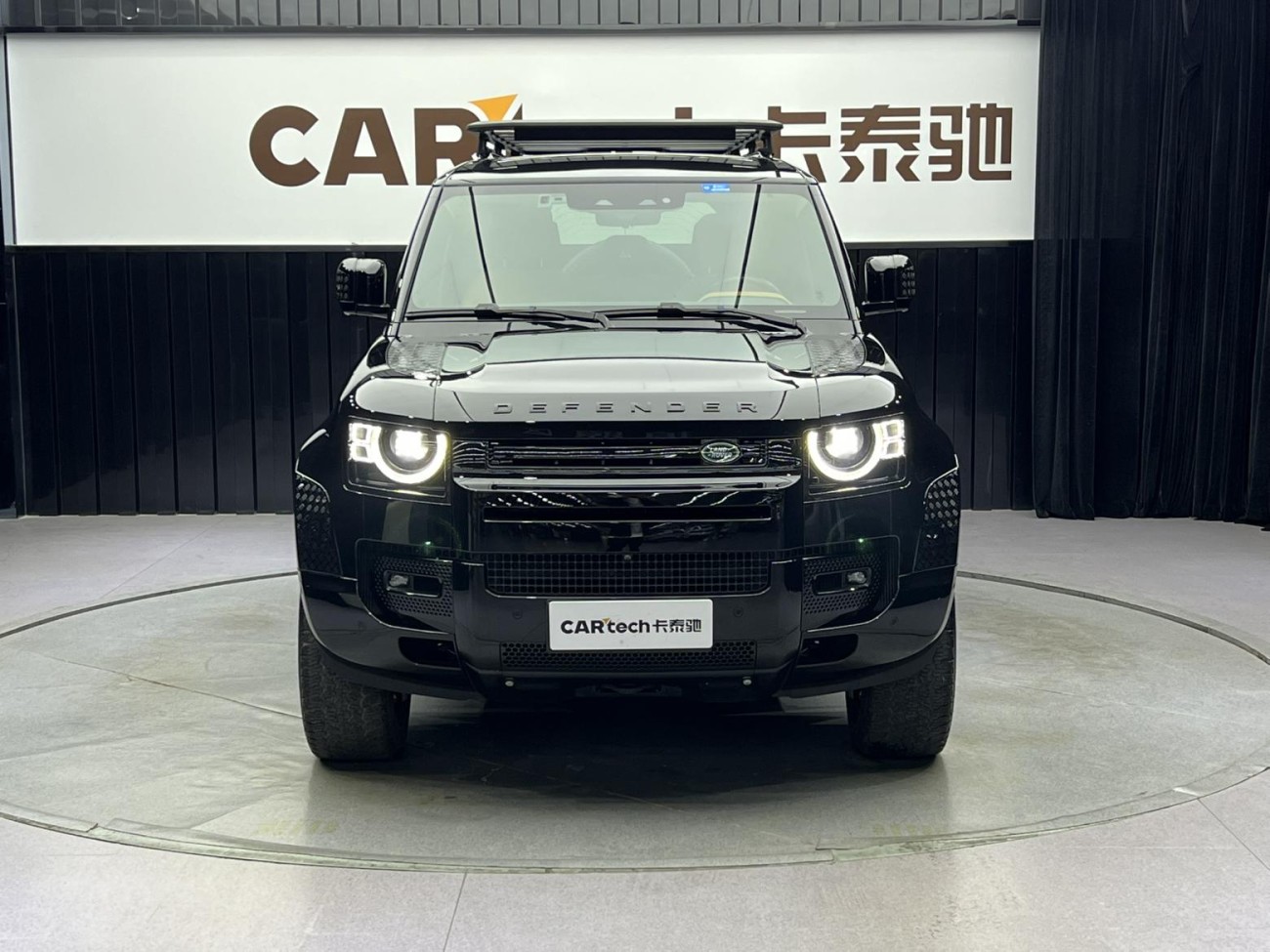 Land Rover Defender 2023