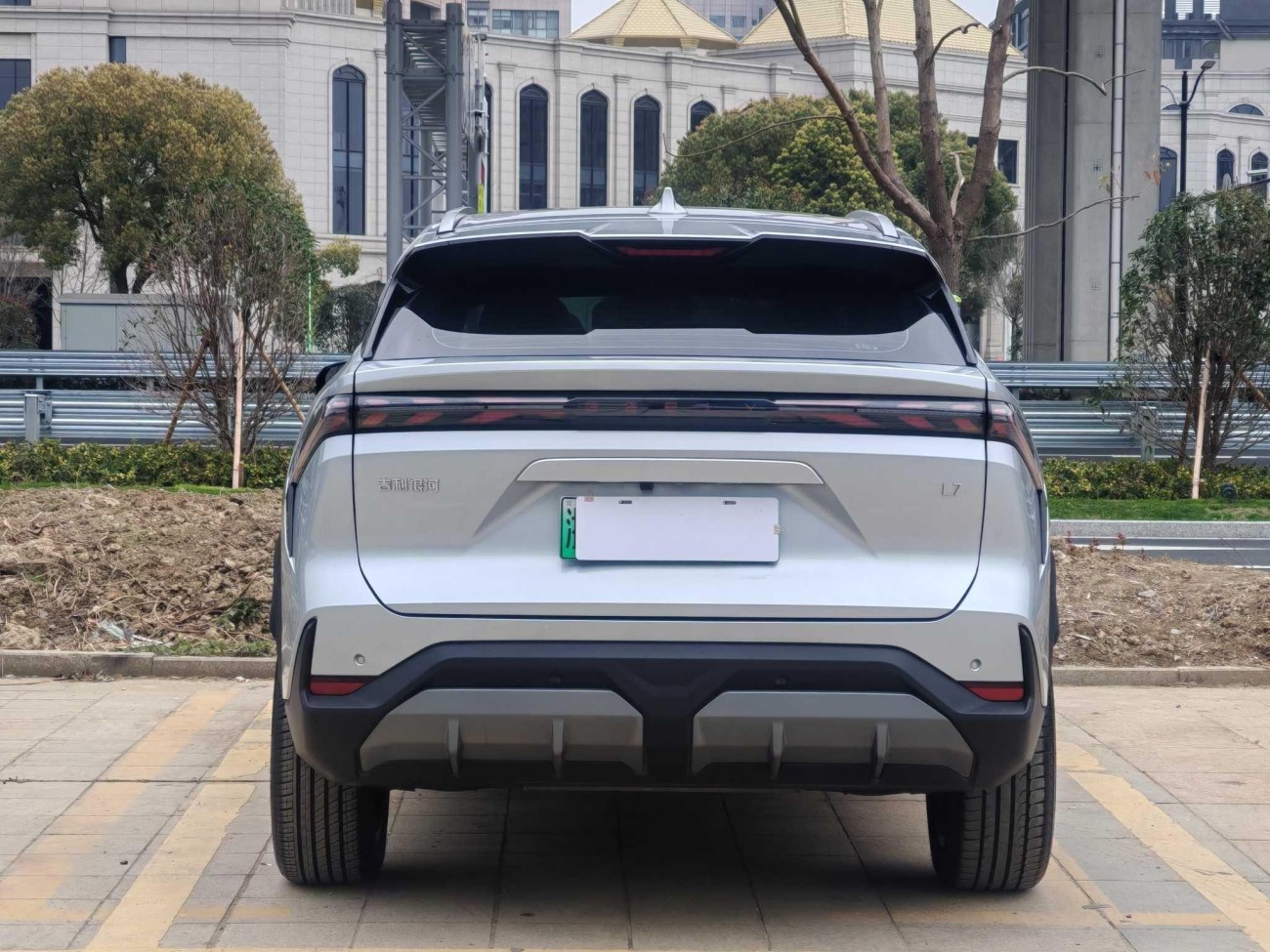 Geely Galaxy Galaxy L7 2024