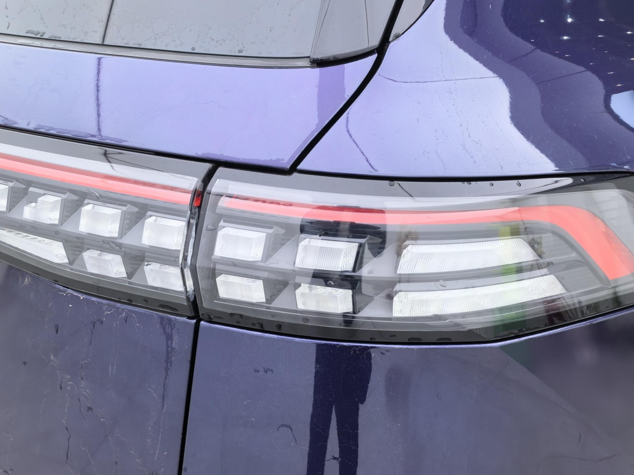 Dongfeng eπ008 2024