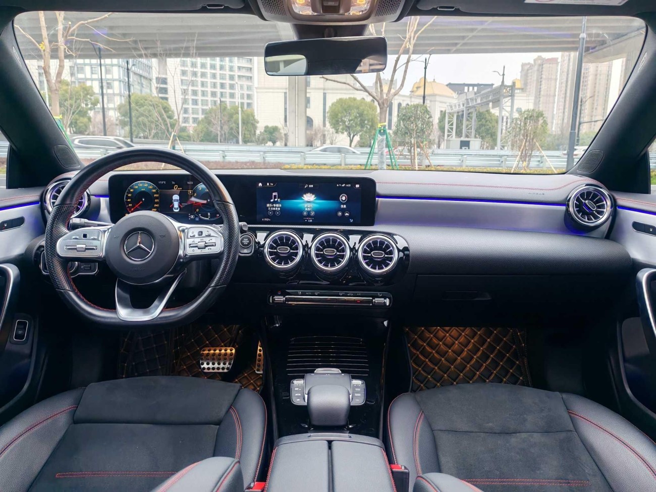 Mercedes-Benz CLA 200 4MATIC 2022