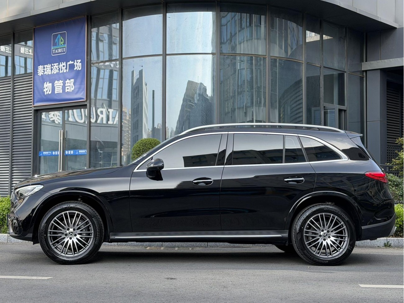 Mercedes-Benz GLC 300 L 2025