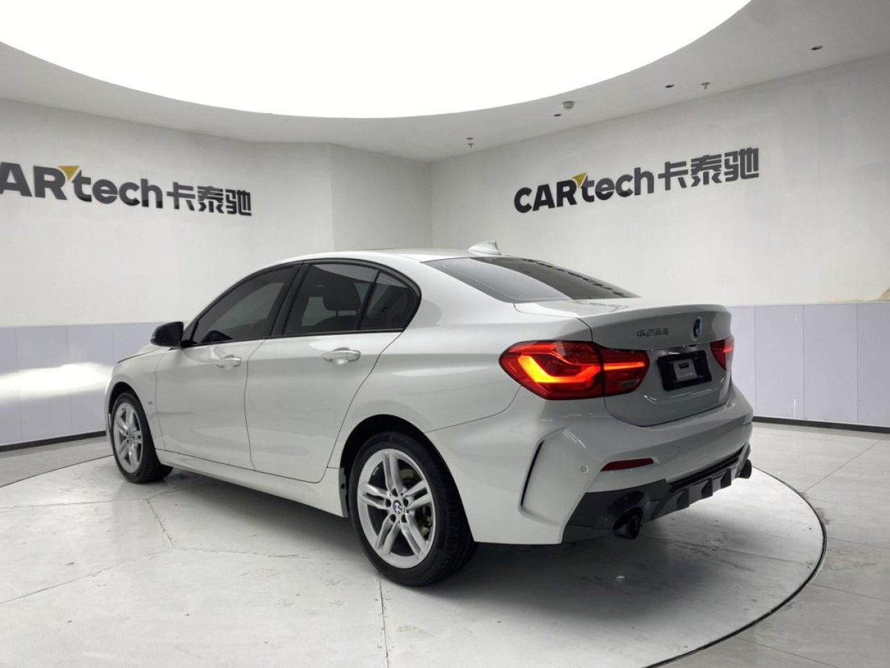 BMW 120i 2021