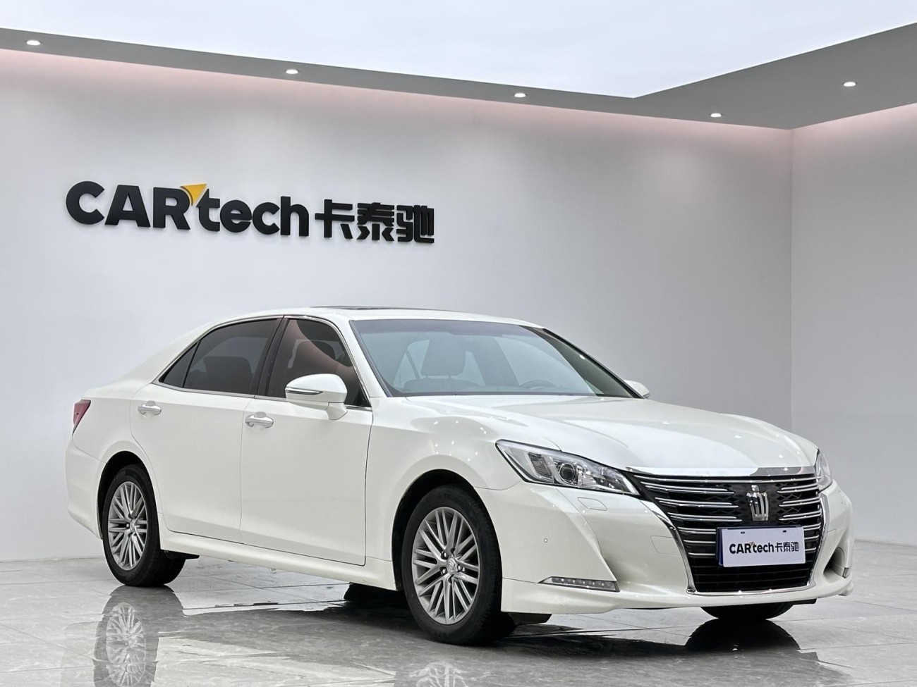 Toyota Crown 2017