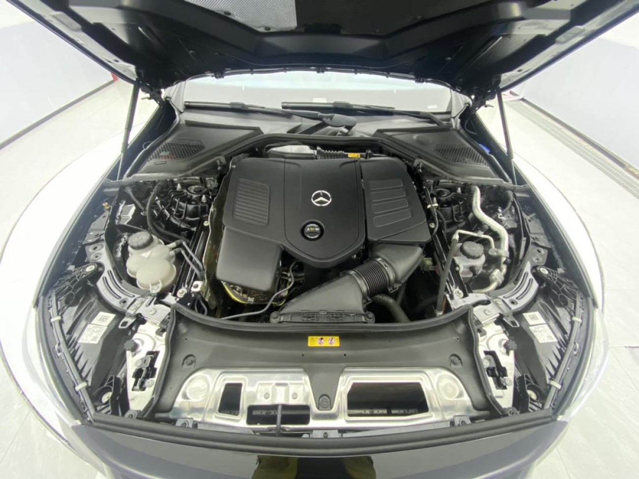 Mercedes-Benz E 260 L 2025