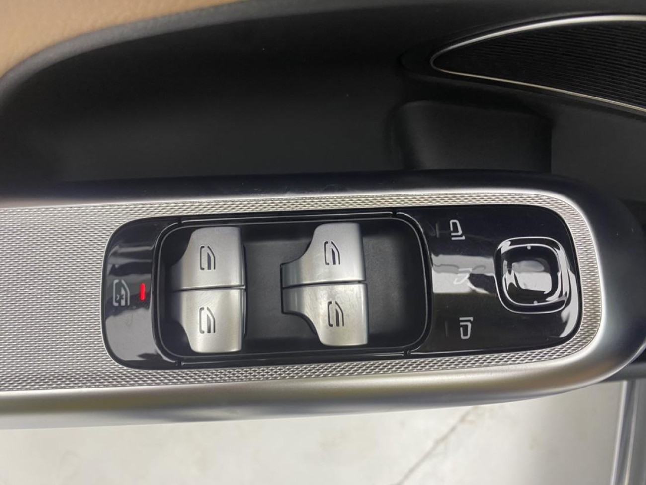 Mercedes-Benz E 260 L 2025