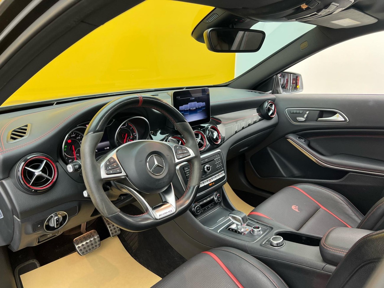 Mercedes-Benz GLA45 4MATIC 2018